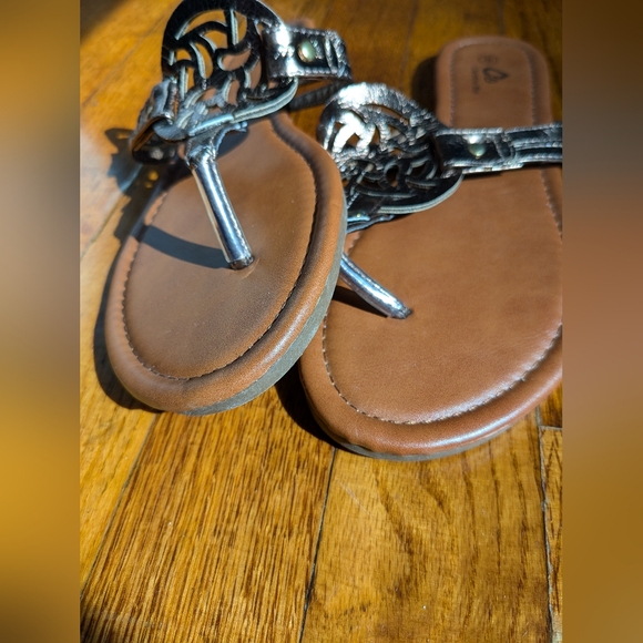 Carolina Bay sandals - Picture 2 of 6